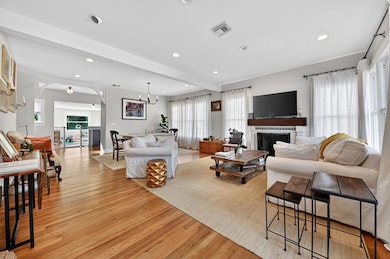 818 Claremore Dr, West Palm Beach, FL 33401 - photo 4