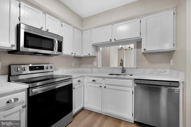 6511 Brick Hearth Ct, Alexandria, VA 22306 - photo 7