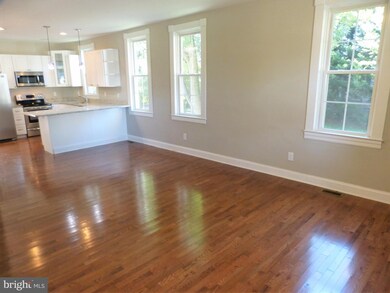 2927 Illinois Ave, Halethorpe, MD 21227 - photo 4