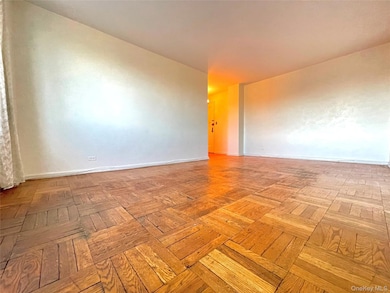 Knolls Crescent unit 6B, Bronx, NY 10463 - photo 7