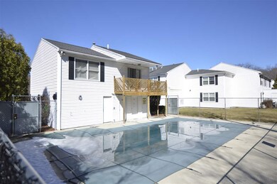 50 Edward J Roy Dr unit 50, Manchester, NH 03104 - photo 4