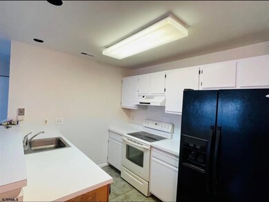 37 Driftwood Ct unit 2, Galloway, NJ 08205 - photo 3