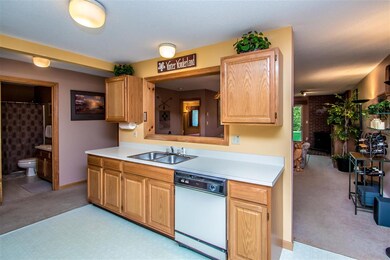 77 Northbrook Cir unit 35, Conway, NH 03860 - photo 2