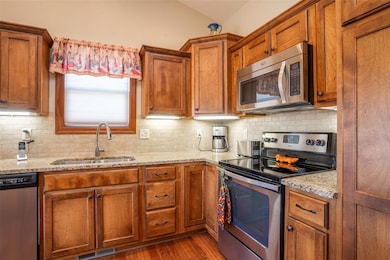 6019 Robin Rd, Pleasant Hill, IA 50327 - photo 7