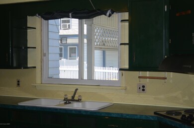 63 Pringle St, Kingston, PA 18704 - photo 4