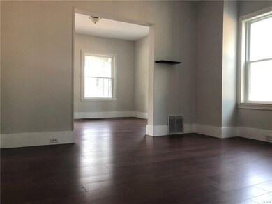 2 SPACIOUS LIVING ROOMS