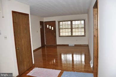 14010 Edward Gardiner Rd, Mechanicsville, MD 20659 - photo 3