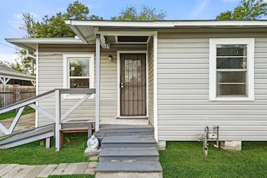 4313 Engleford St, Houston, TX 77026 - photo 2