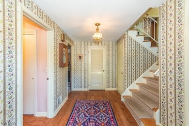 8 Maple Dr, Caldwell, NJ 07006 - photo 3