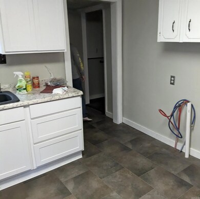 609 E 1st, McRae, AR 72102 - photo 4