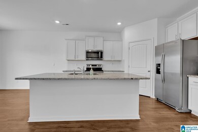 5901 Mountain View Cir, Bessemer, AL 35022 - photo 7