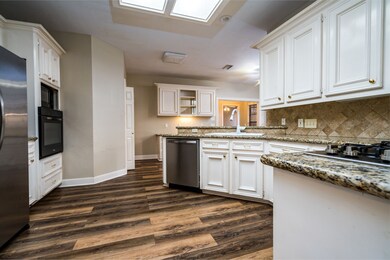 6992 Oakwood Place Ct E, Houston, TX 77040 - photo 3