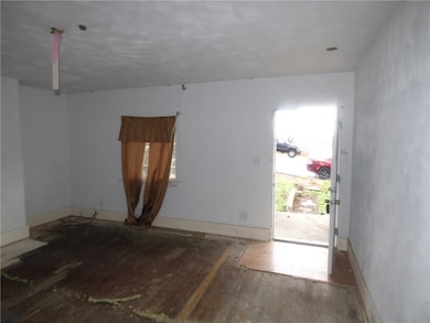 1021 Rue Grande Vue St, Pittsburgh, PA 15220 - photo 7