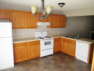 115 Croatan Ct, Jacksonville, NC 28546 - photo 3