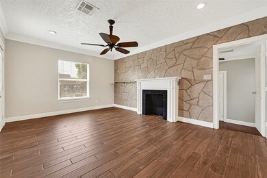 7125 Gillen St, Houston, TX 77087 - photo 2