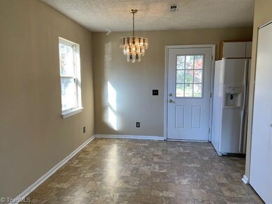 1002 Breeze Way Ct, Asheboro, NC 27203 - photo 5