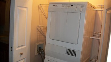 850 S Lorraine Rd unit 3E, Wheaton, IL 60189 - photo 6