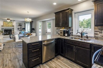 2500 E Leach Ave, Des Moines, IA 50320 - photo 6