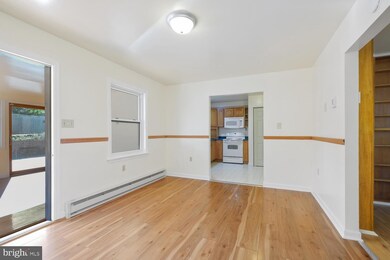 25 N Maple Ave, Smithsburg, MD 21783 - photo 4