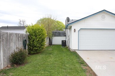 2524 Smart St, Nampa, ID 83686 - photo 2