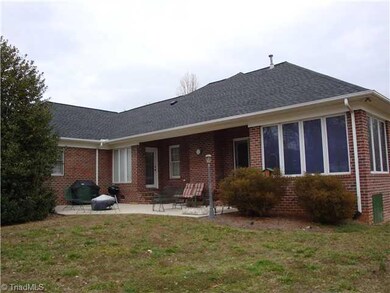 717 Fesmire St, Asheboro, NC 27205 - photo 2