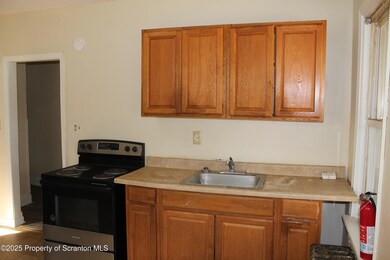 715 Moosic St unit 4, Scranton, PA 18505 - photo 3