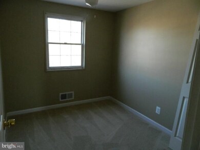 1167 Foxwood Ln, Essex, MD 21221 - photo 6