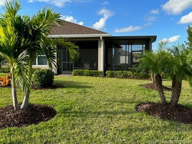 Huge screened patio overlooks oversized lot