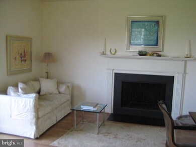 949 E Maple St, Palmyra, PA 17078 - photo 4