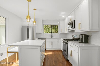 20 E Lyon Farm Dr, Greenwich, CT 06831 - photo 6