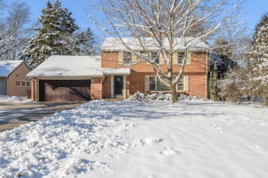 902 Lake Dr, South Milwaukee, WI 53172 - photo 2