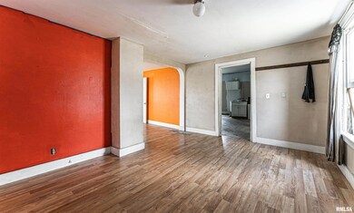 723 N Sherman St, Lincoln, IL 62656 - photo 4