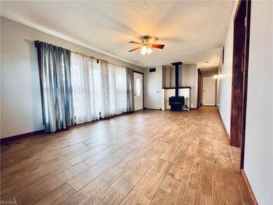 2417 E 42nd St, Lorain, OH 44055 - photo 4