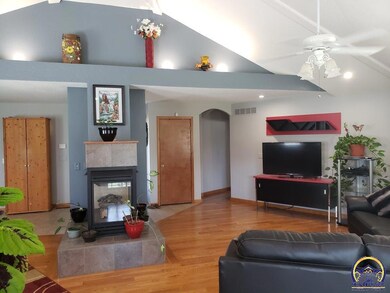 4100 SW Stone Ave, Topeka, KS 66610 - photo 6