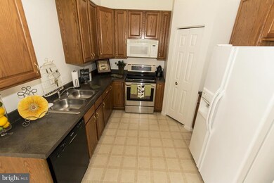 1161 Balsam Cir, Sykesville, MD 21784 - photo 4