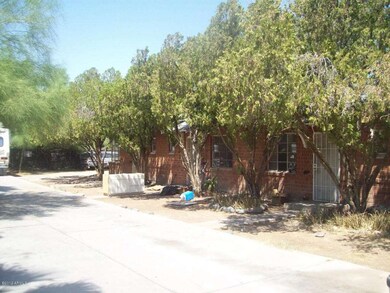 1632 E Oak 006