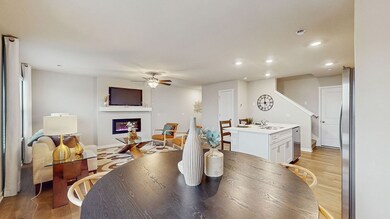 9436 Lovegrass Dr SW, Cedar Rapids, IA 52404 - photo 5