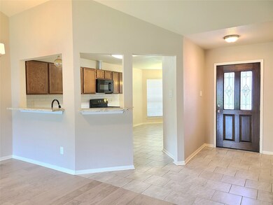 10935 Covered Bridge St, Houston, TX 77075 - photo 3