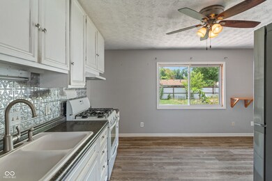 1108 Warwick Dr, New Whiteland, IN 46184 - photo 7