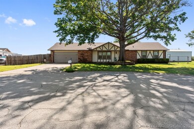 7969 Lariat Cir, Broken Arrow, OK 74014 - photo 2