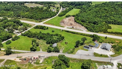 307 Old Kentucky Rd, Tazewell, TN 37879 - photo 3