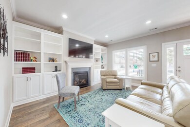 Living w/ gas fireplace!
