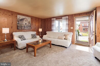 1001 Foxcroft Ln, Essex, MD 21221 - photo 4