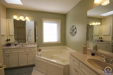 4017 SW Stonybrook Dr, Topeka, KS 66610 - photo 6