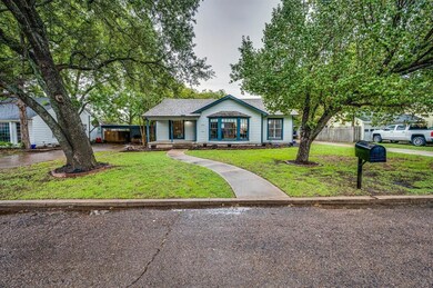 216 Sunset Dr, Cleburne, TX 76033 - photo 3