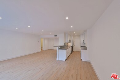 136 S Palm Dr unit 103, Beverly Hills, CA 90212 - photo 7