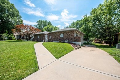 909 NW 12th St, Blue Springs, MO 64015 - photo 2