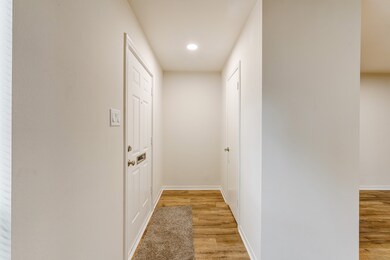 10313 Longmont Dr unit 37, Houston, TX 77042 - photo 6