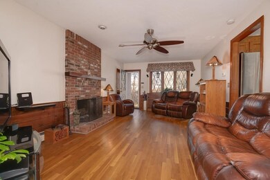 44 Hill St, Medway, MA 02053 - photo 4