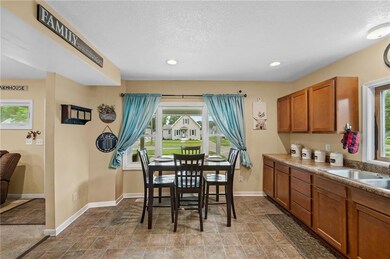 2812 Logan Ave, Des Moines, IA 50317 - photo 7